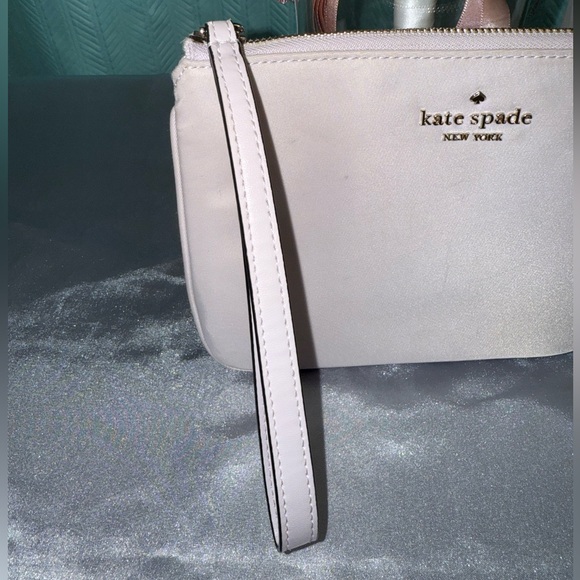 EUC - Kate Spade Chelsea Medium Wristlet - Picture 7 of 11